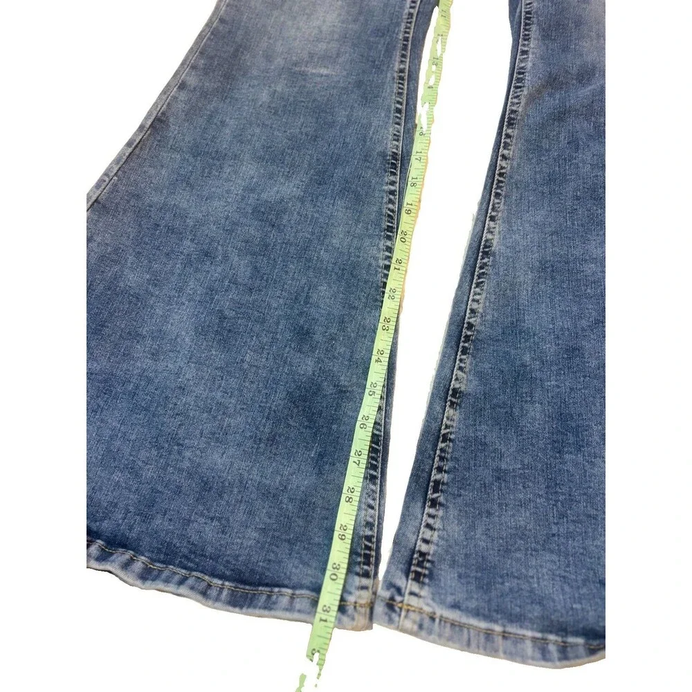 Forever 21 Super Bell Flare Jeans Size 27/4 High Rise Slim Fit Med Wash Boho